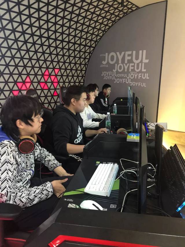 甲联赛中 甲联赛中