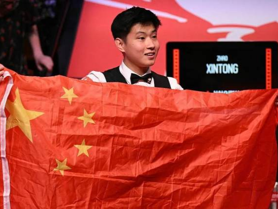 与禁区触球 与禁区触球