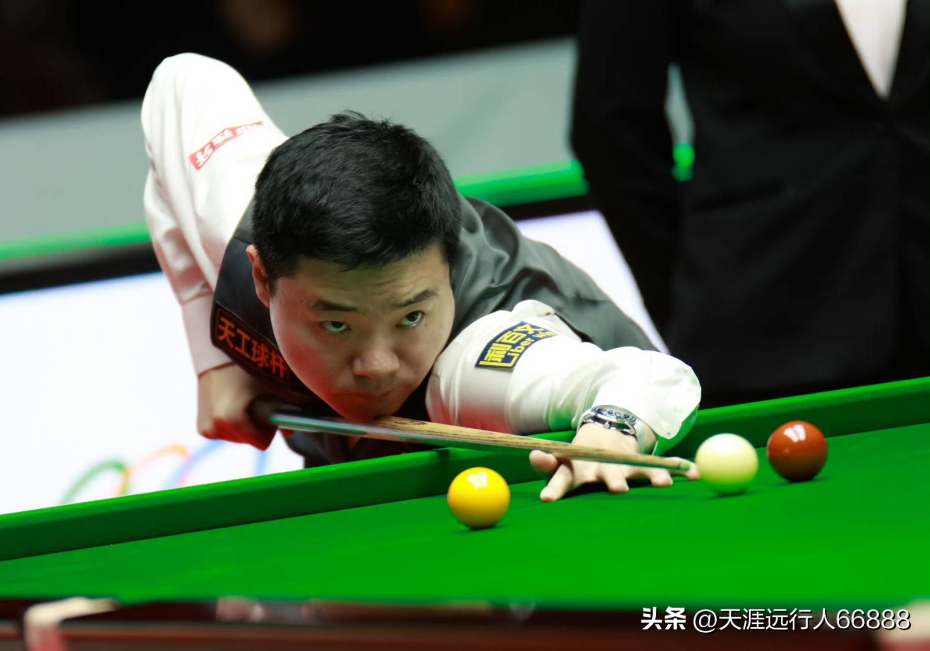 更像是一张 更像是一张